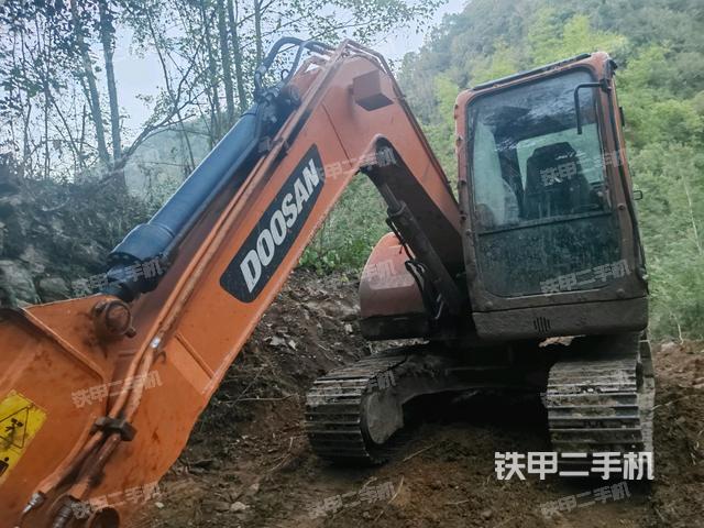 大臂整體?右側(cè)(工作和回轉(zhuǎn)裝置) 大臂整體?右側(cè)(工作和回轉(zhuǎn)裝置)