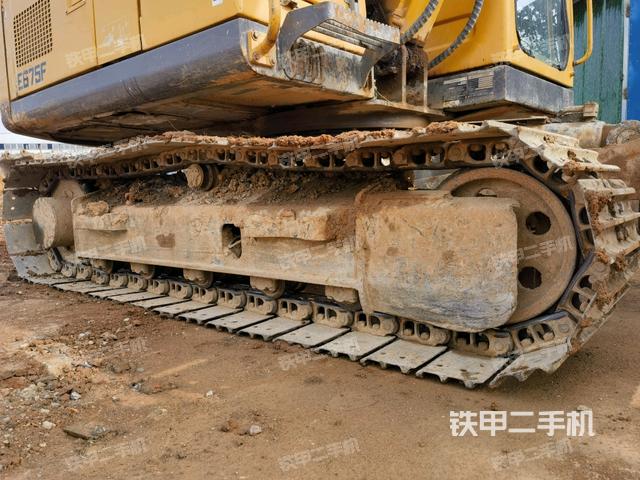 右側(cè)履帶整體?（行走機構(gòu)）