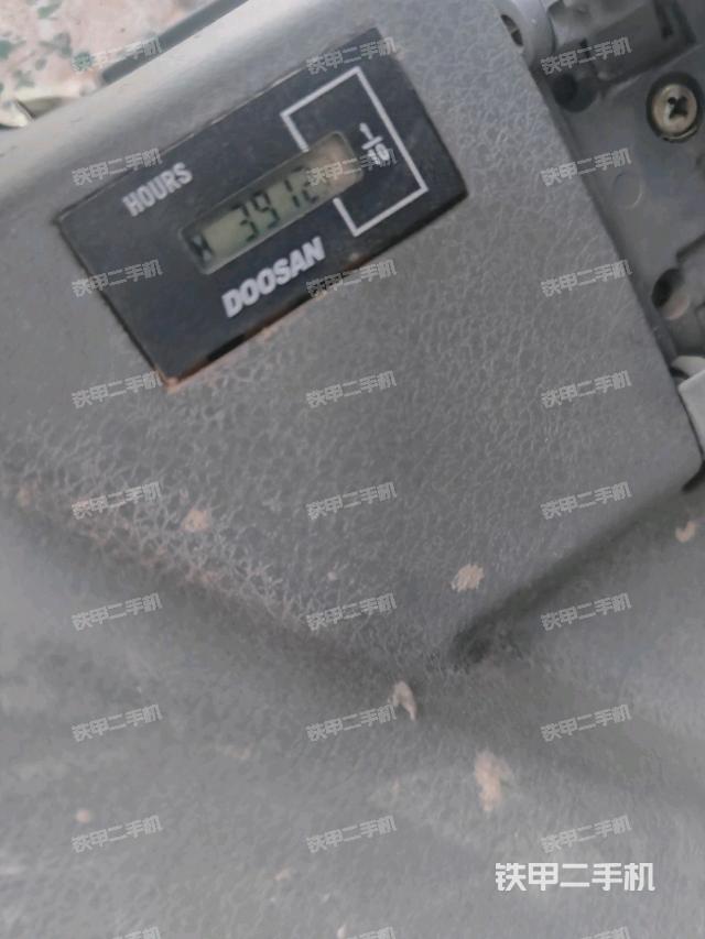 右側(cè)玻璃角標(biāo)(駕駛室部分) 右側(cè)玻璃角標(biāo)(駕駛室部分)