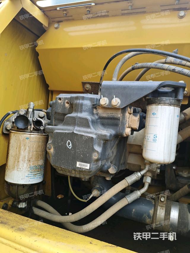 液壓泵斜45?左（大件艙室）