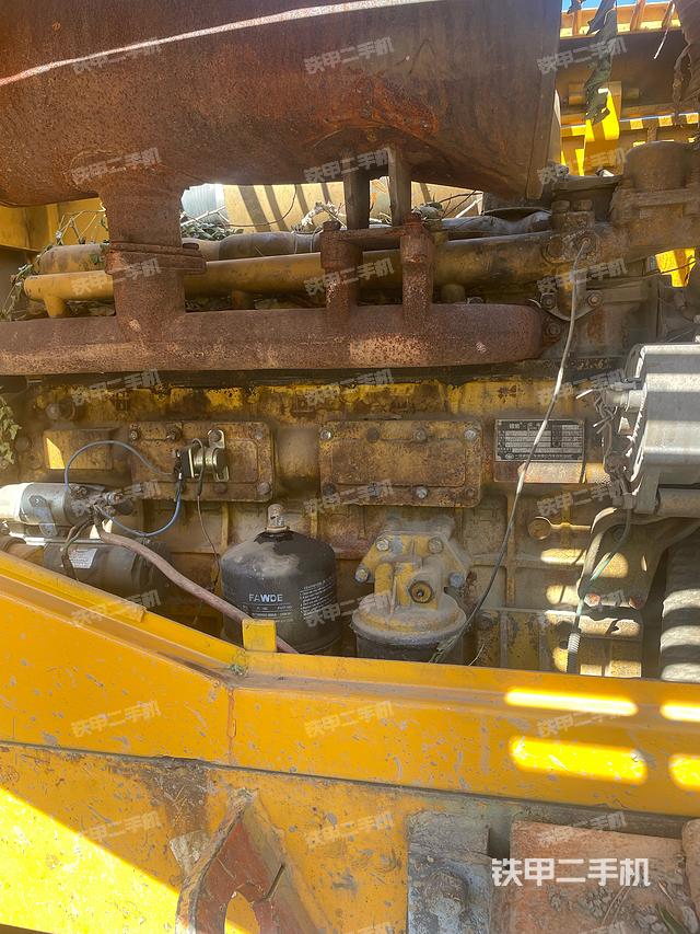 发动机左侧（整机外观及大件）