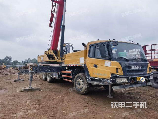 右后45度（汽車起重機(jī)外觀）