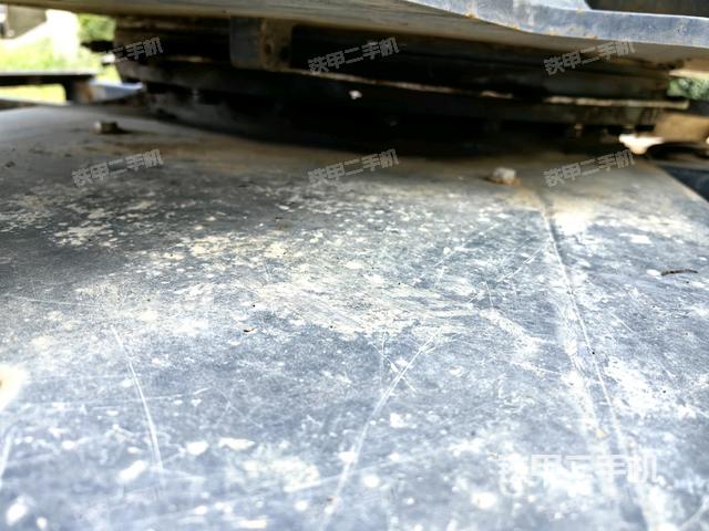 轉(zhuǎn)盤和下車架正前（工作和回轉(zhuǎn)裝置）