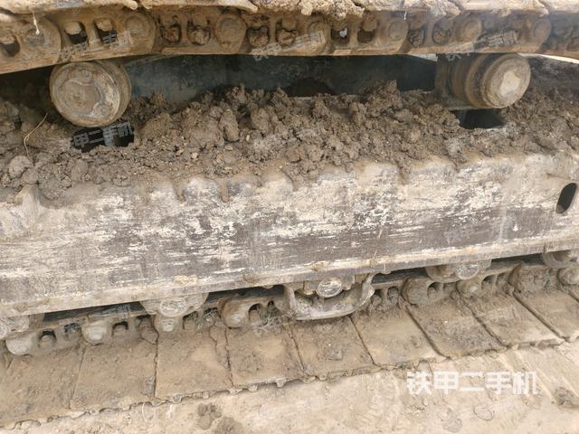 右驅(qū)動輪（行走機(jī)構(gòu)）