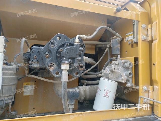 液壓泵斜45?左（大件艙室）