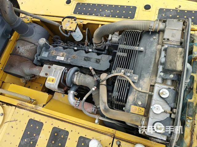 發(fā)動(dòng)機(jī)室（上車部件）