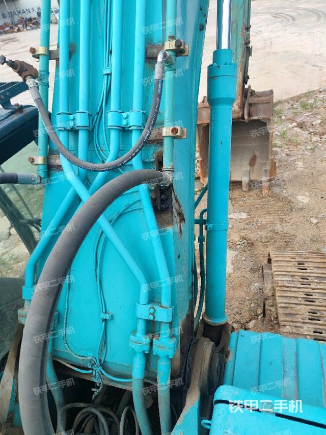 大臂背部俯視（工作和回轉(zhuǎn)裝置）