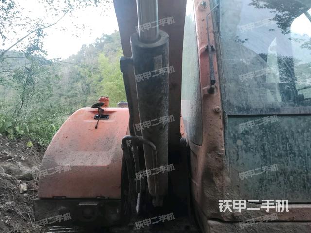 小臂整體左后(工作和回轉(zhuǎn)裝置) 小臂整體左后(工作和回轉(zhuǎn)裝置)