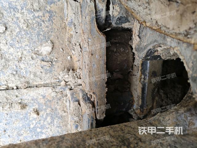 左側(cè)行走馬達(dá)蓋板（行走機(jī)構(gòu)）