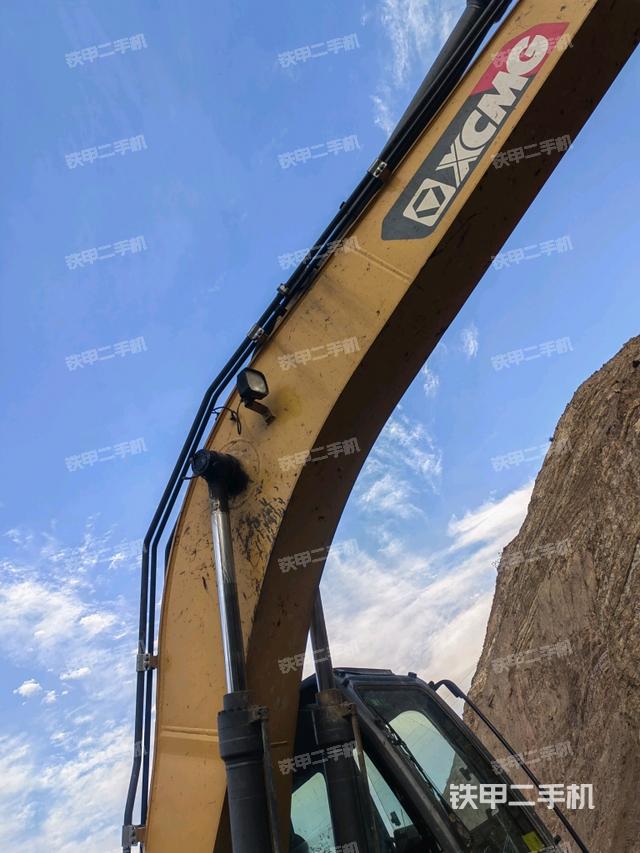 大臂背部俯視（工作和回轉(zhuǎn)裝置）