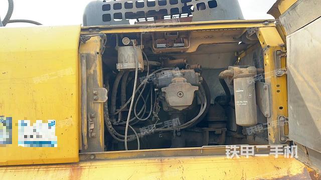 液壓泵艙室正面整體（整機(jī)外觀）