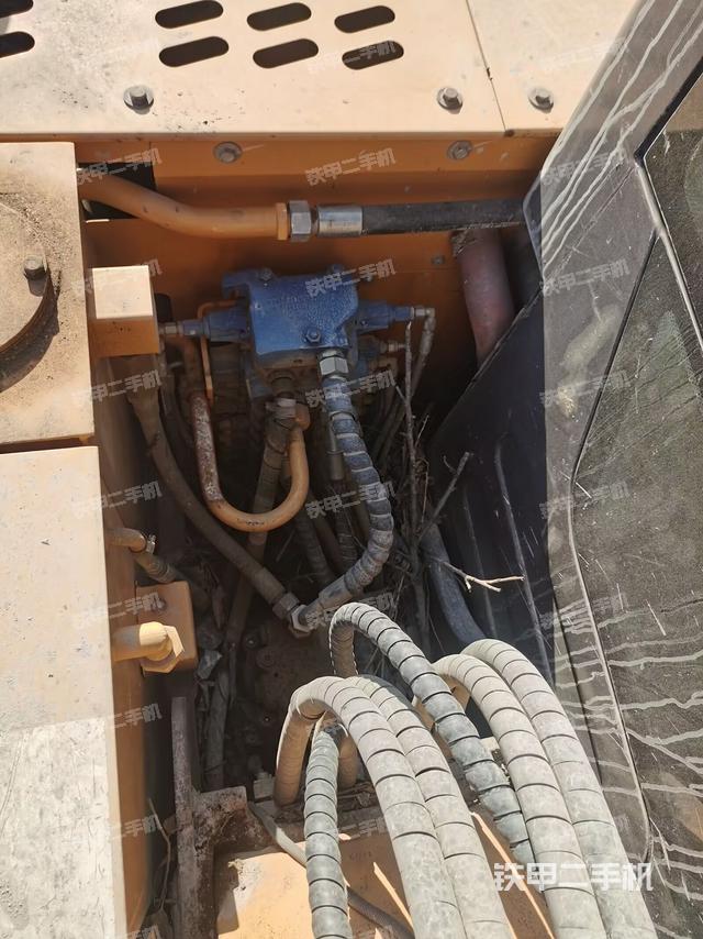 回轉(zhuǎn)馬達(dá)（上車部件）