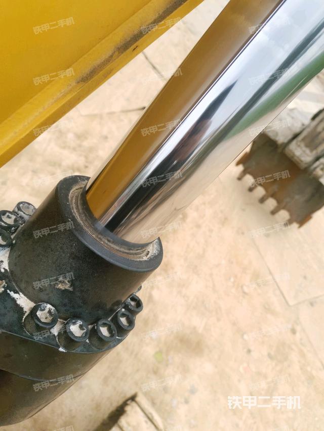 大臂油缸整體?豎拍（工作和回轉(zhuǎn)裝置）