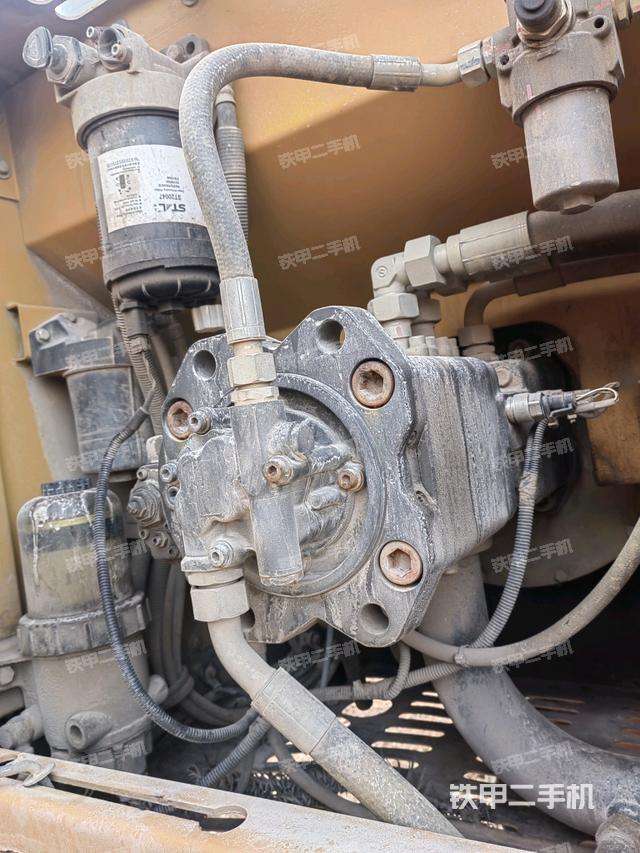 液壓泵斜45?左（大件艙室）