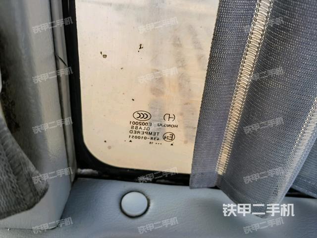 后窗玻璃角標(biāo)(駕駛室部分) 后窗玻璃角標(biāo)(駕駛室部分)