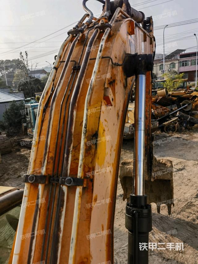 大臂背部俯視（工作和回轉(zhuǎn)裝置）