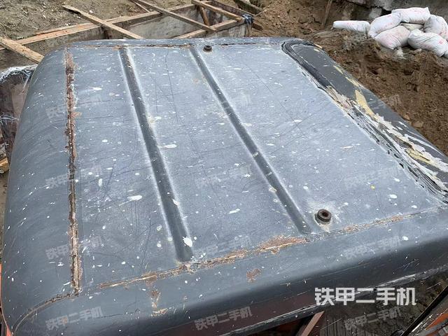 駕駛室頂部(整機外觀) 駕駛室頂部(整機外觀)