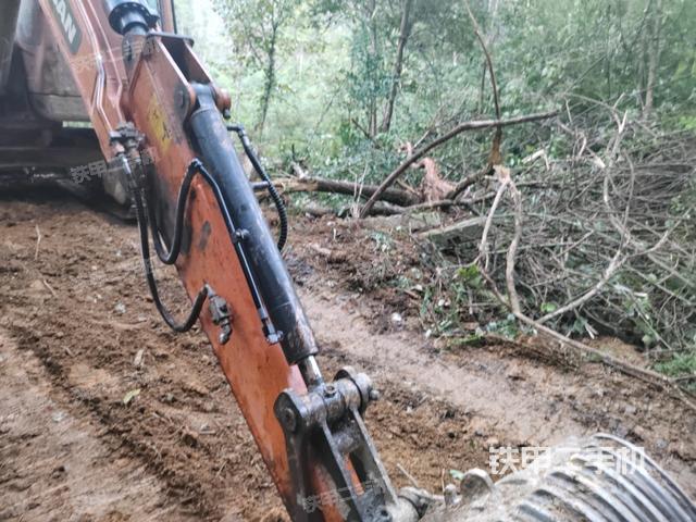 鏟斗45度(工作和回轉(zhuǎn)裝置) 鏟斗45度(工作和回轉(zhuǎn)裝置)