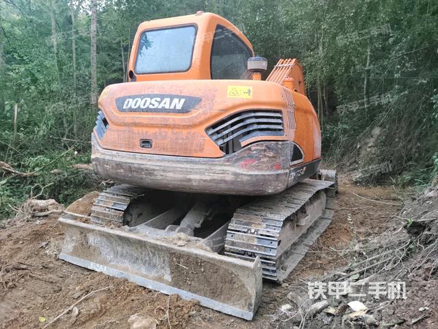 右后45(整機(jī)外觀) 右后45(整機(jī)外觀)