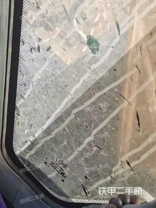 后窗玻璃角標(biāo)（駕駛室部分）