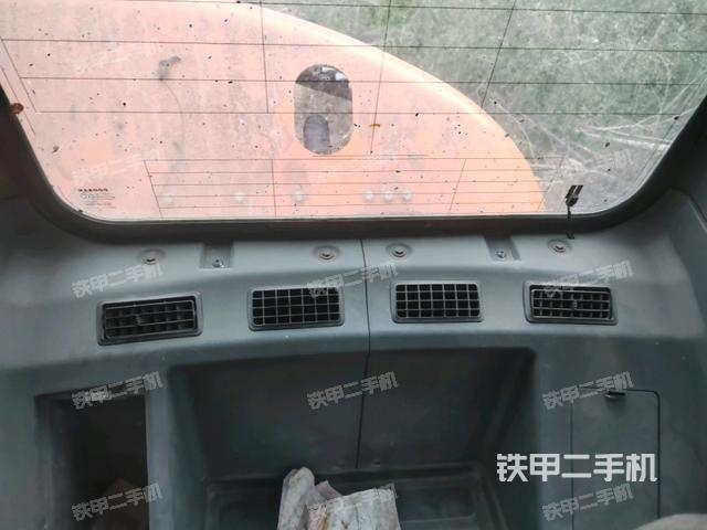 左后方玻璃角標(biāo)(駕駛室部分) 左后方玻璃角標(biāo)(駕駛室部分)