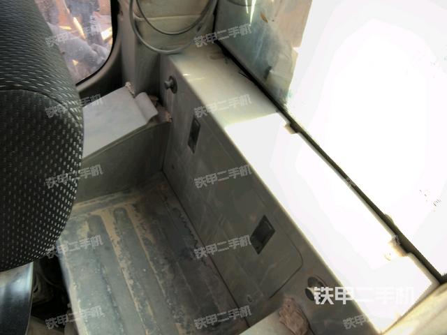 后窗玻璃角標(biāo)(駕駛室部分) 后窗玻璃角標(biāo)(駕駛室部分)