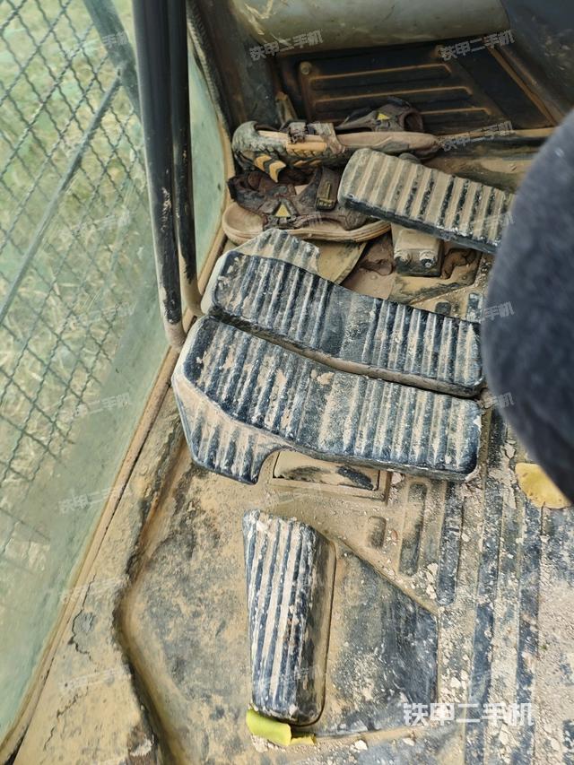 后窗玻璃角標(biāo)（駕駛室部分）