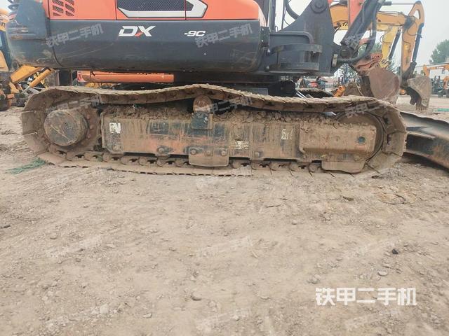 單側(cè)履帶整體（整機外觀）