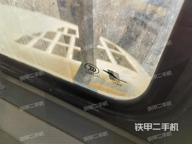 后窗玻璃角標(biāo)（駕駛室部分）