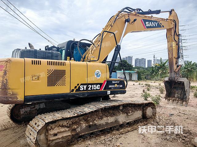 三一重工SY215C挖掘机的设备实拍-第2张实拍照片