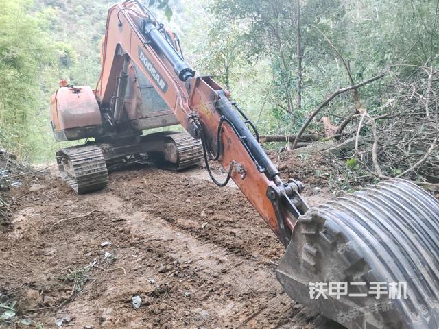 右前45(整機(jī)外觀) 右前45(整機(jī)外觀)