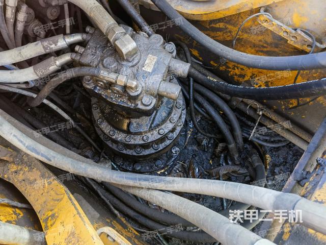 回轉(zhuǎn)馬達（上車部件）