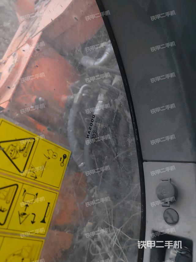 座椅后部(駕駛室部分) 座椅后部(駕駛室部分)