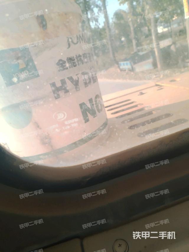 后窗玻璃角標（駕駛室部分）