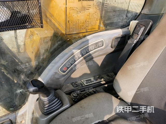 座椅右側(cè)控制臺/鑰匙門/油門/含右手柄（駕駛室部分）