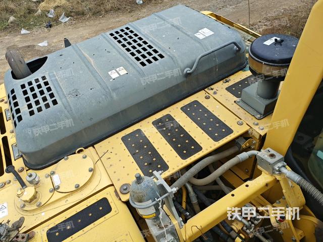 駕駛室頂部俯視（上車部件）