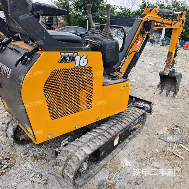 右后45(整機(jī)外觀) 右后45(整機(jī)外觀)