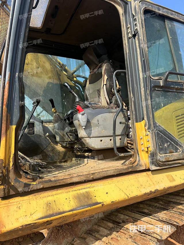 駕駛室整體（整機(jī)外觀）