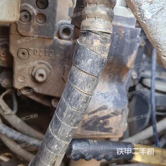 液壓泵艙室正面整體（整機(jī)外觀）