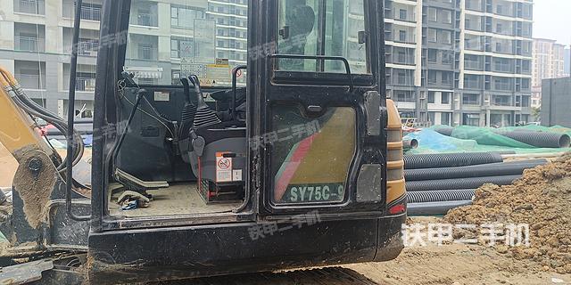 駕駛室整體（整機外觀）