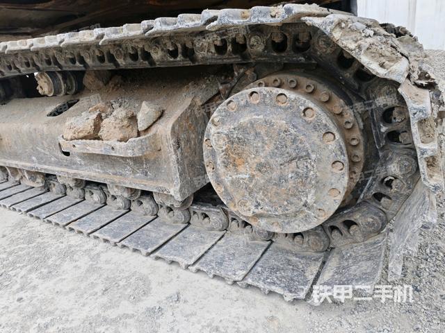 單側(cè)履帶整體（整機(jī)外觀）