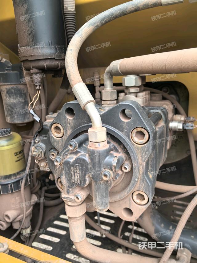 液壓泵斜45?左（大件艙室）