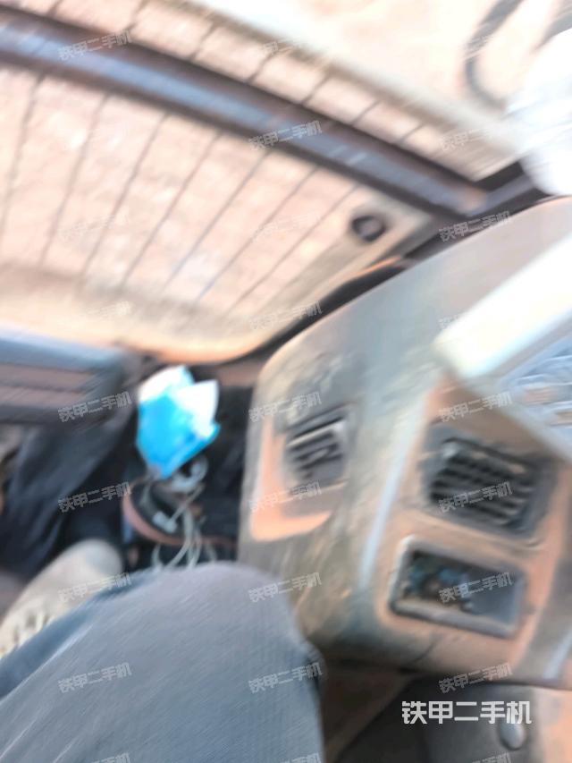 座椅左側(cè)控制臺/音響/含左手柄（駕駛室部分）