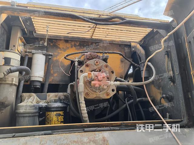 液壓泵斜45?左(大件艙室) 液壓泵斜45?左(大件艙室)