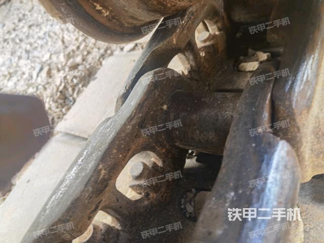 右驅(qū)動輪（行走機構(gòu)）