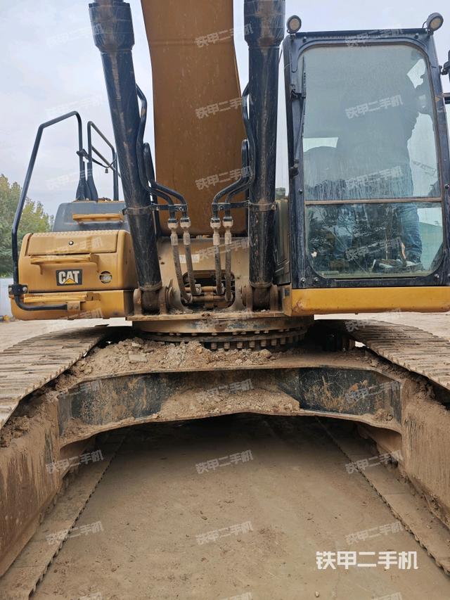 駕駛室整體(整機外觀) 駕駛室整體(整機外觀)