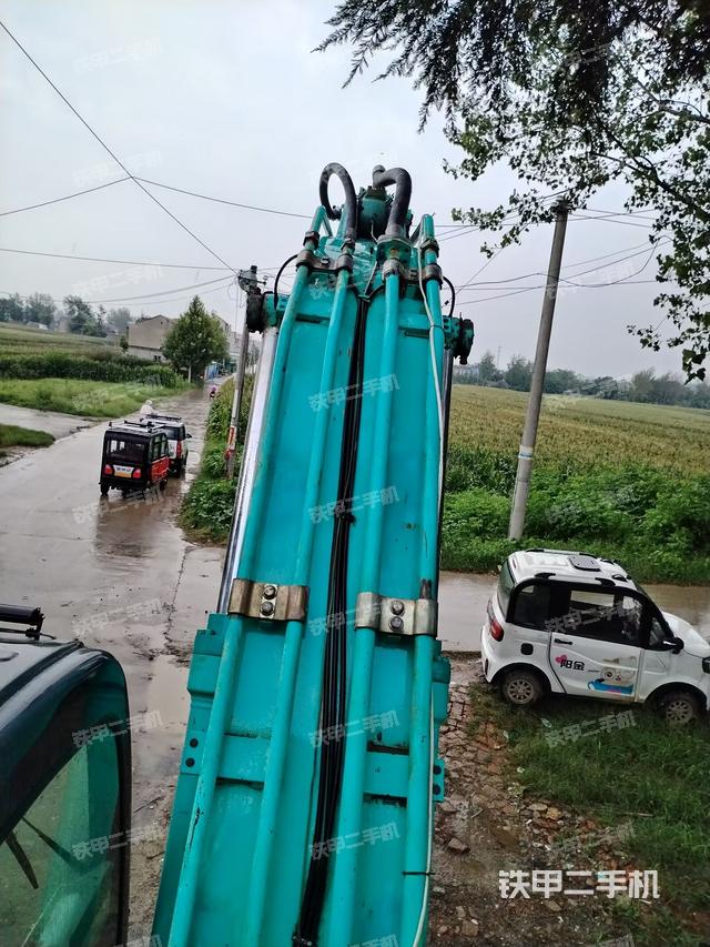 大臂背部俯視（工作和回轉(zhuǎn)裝置）