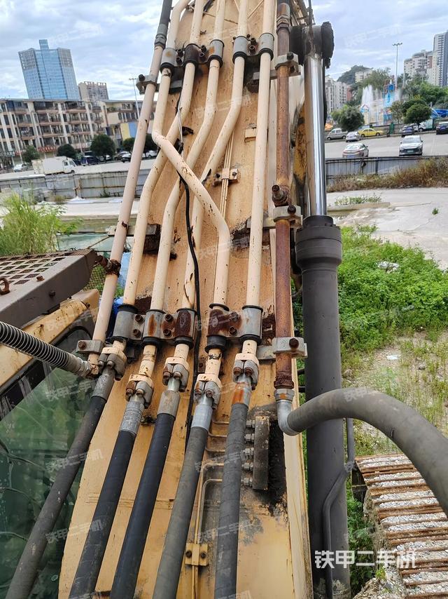 小臂整體右前(工作和回轉(zhuǎn)裝置) 小臂整體右前(工作和回轉(zhuǎn)裝置)