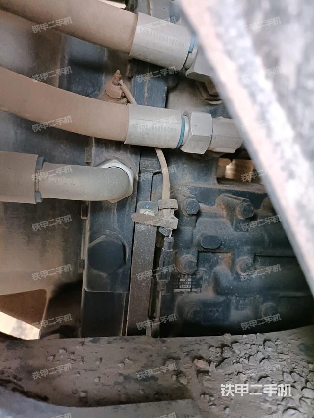 發(fā)動(dòng)機(jī)右側(cè)（整機(jī)外觀(guān)及大件）