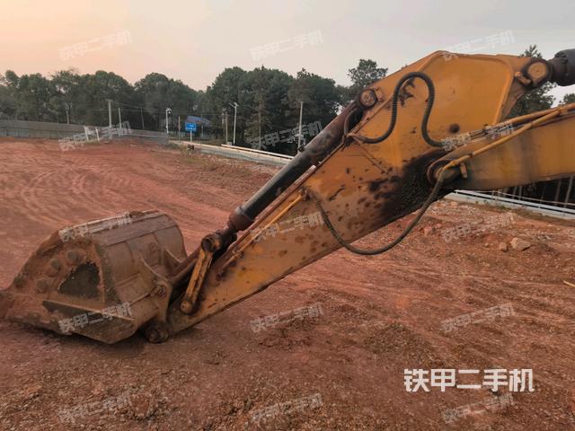 小臂整體右前（工作和回轉(zhuǎn)裝置）